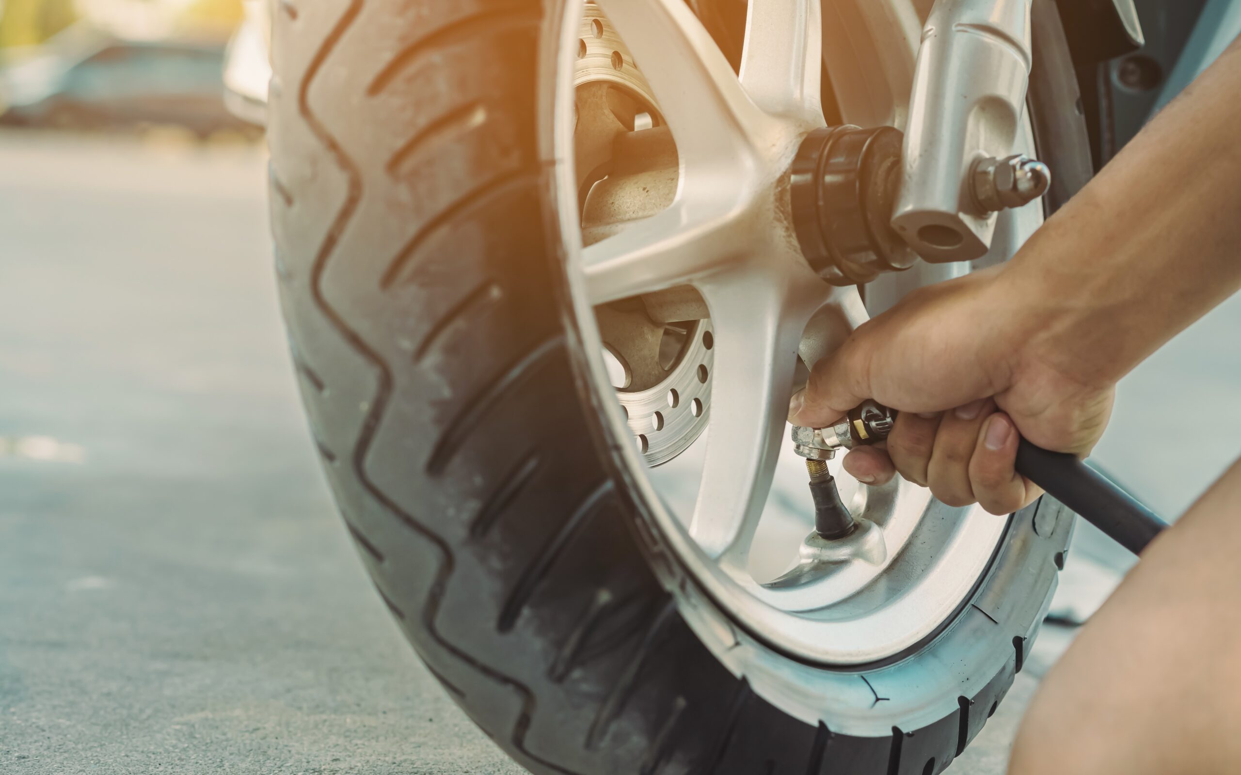 How to Choose the Right Size of Motorcycle Tires for Safety