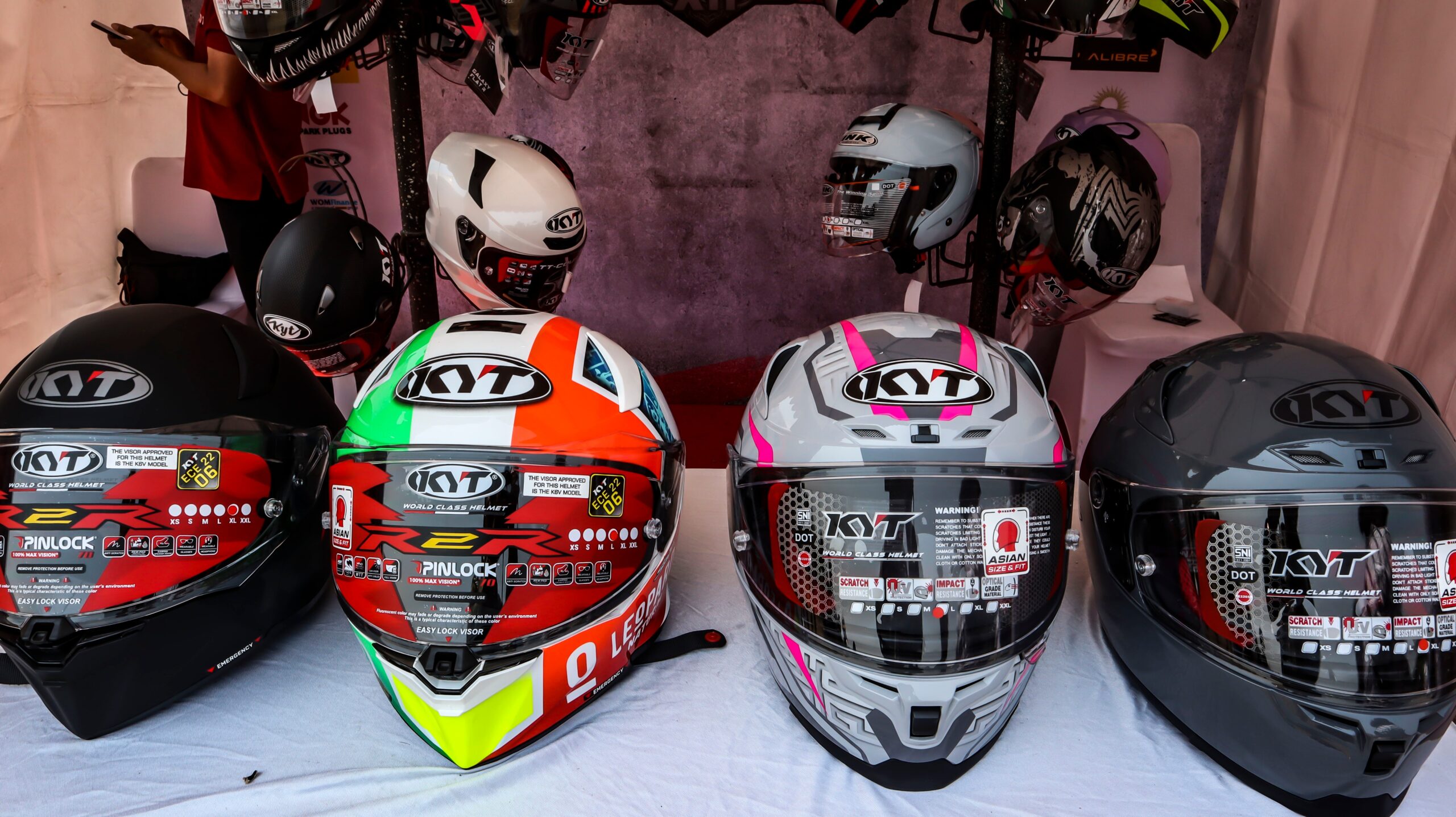 Choose the Right Motorcycle Helmet