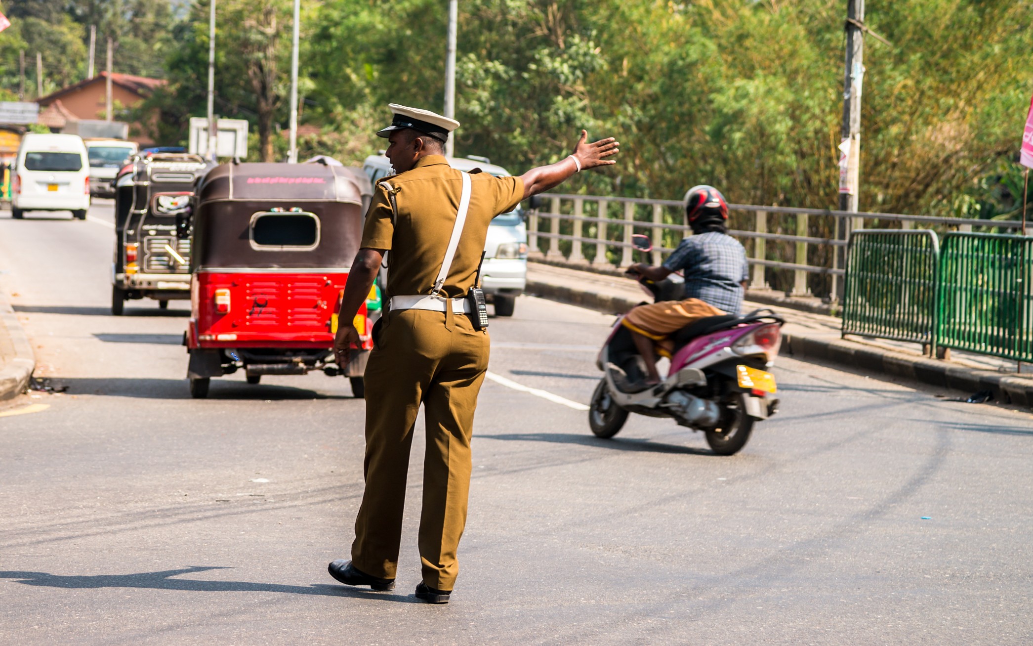 රාත්‍රී කාලයේදී රථවාහන දඩ ගෙවිය හැකි ස්ථාන සඳහන් කරමින් තැපැල් දෙපාර්තමේන්තුවෙන් නිවේදනයක්