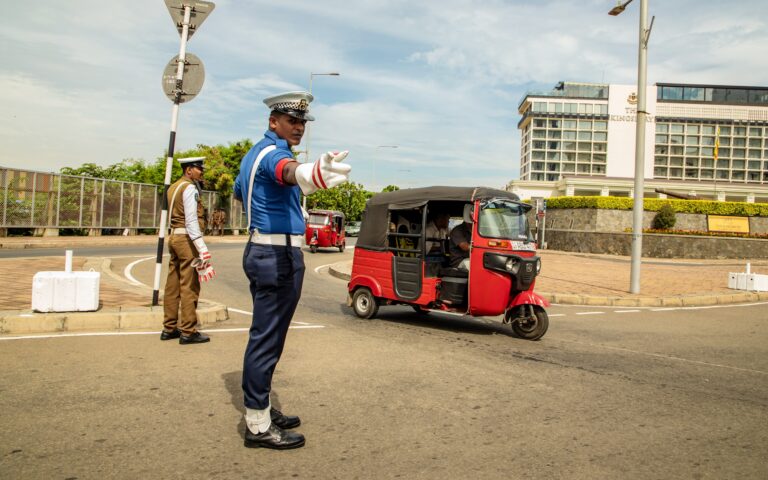 රථවාහන ගමනාගමනය සීමා කිරීමක් ගැන දැනුම්දීමක්