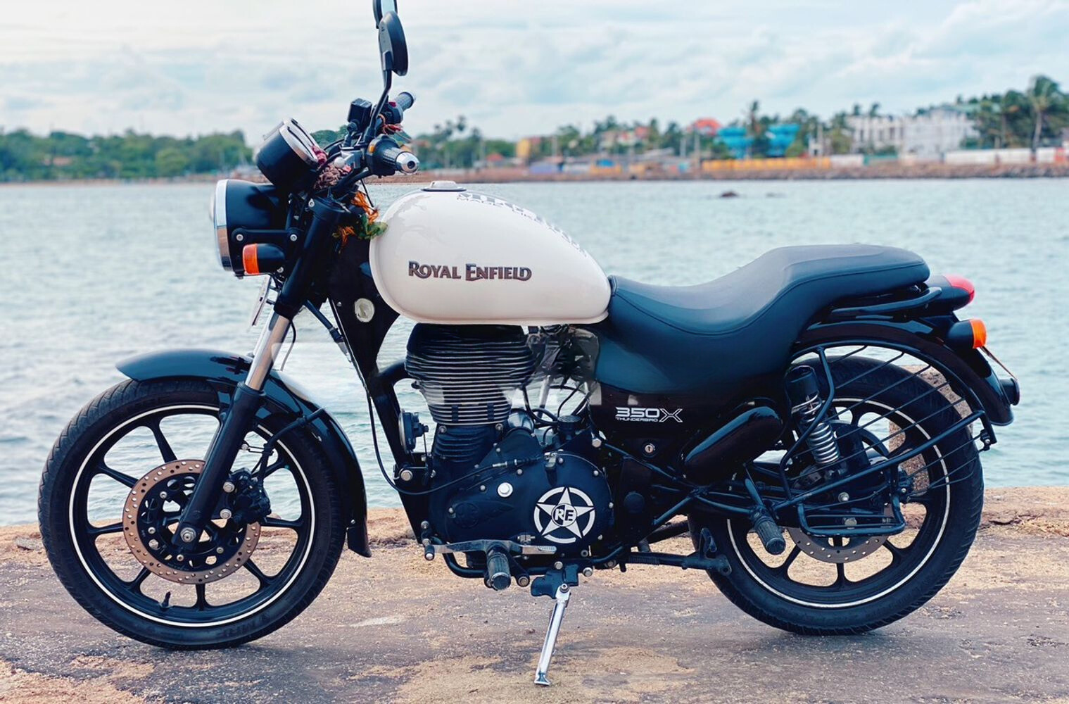 Royal Enfield Thunderbird 350 Review