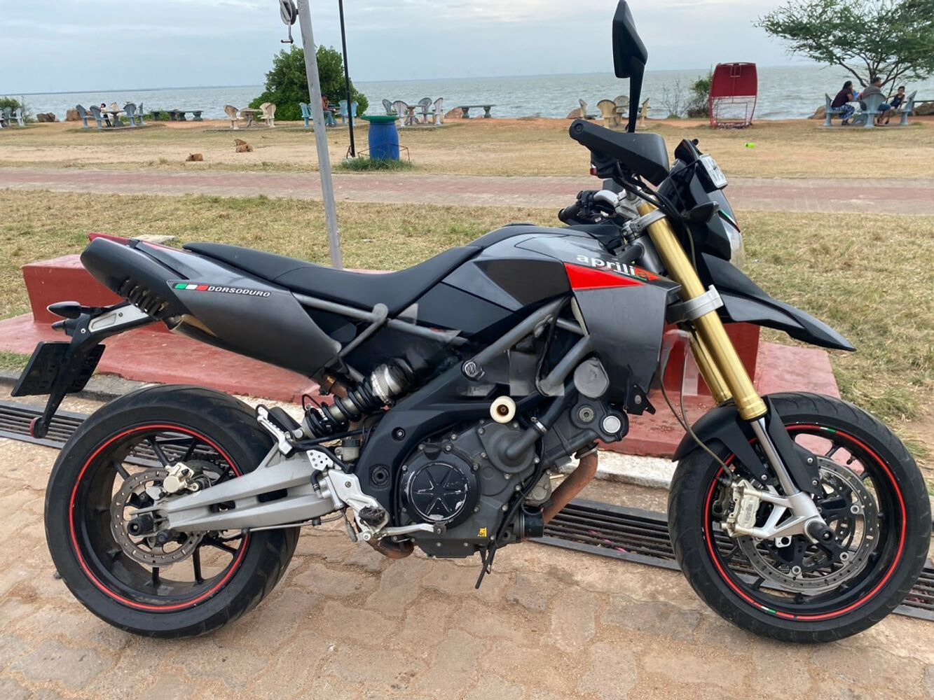 Aprilia Dorsoduro 750 Review